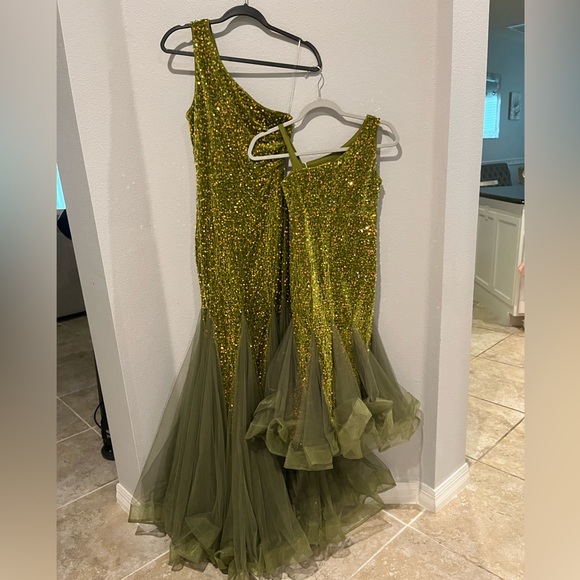 Mommy and me One Shoulder Mesh Hem Velvet Sequin Formal Dress Elegant gown - Picture 3 of 11
